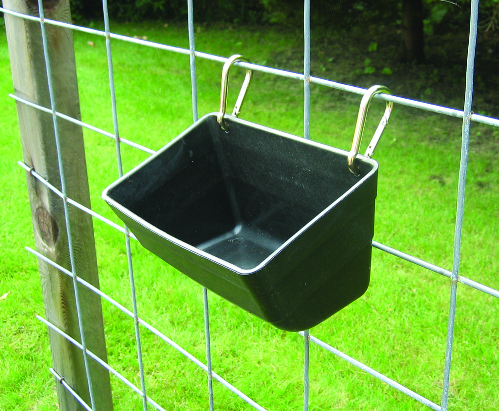 11" Fence Feeder with Clips