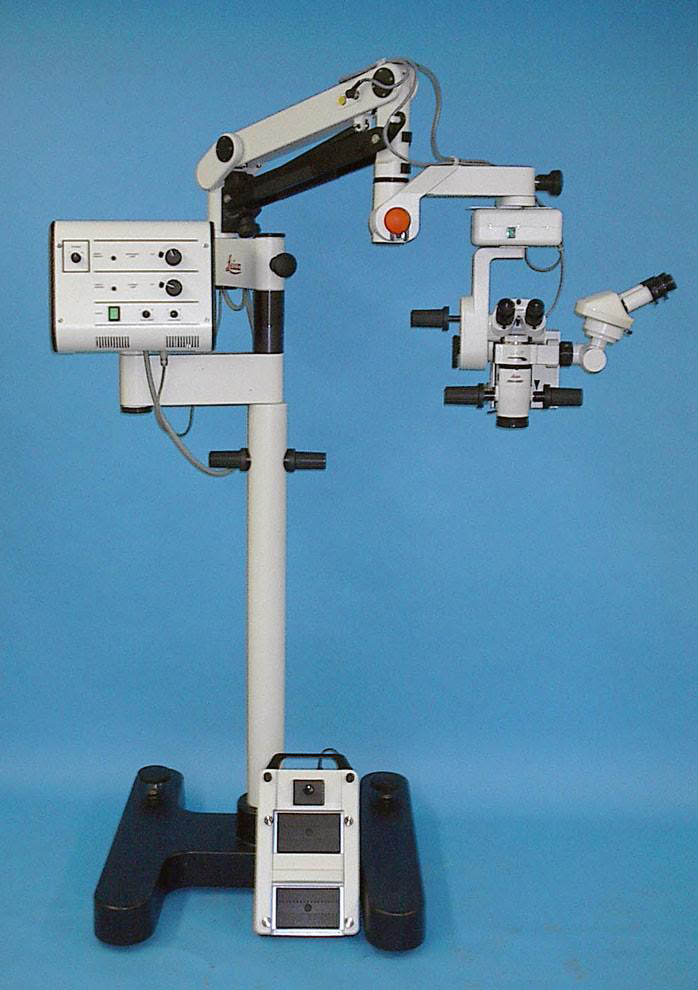 Leica M690 Microscope