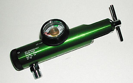MADA Click Regulator ((1/8-15 LPM) CGA-870 Extended Yoke w/ DISS Male Outlet)