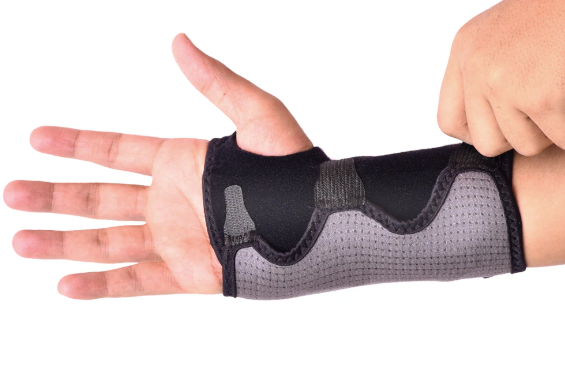 FUTURO Comfort Stabilizing Wrist Brace, Adjustable, 2/ctn, 6 ctn/cs