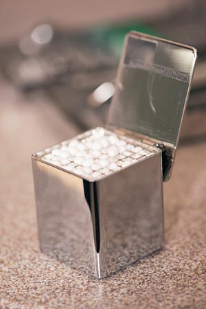 [600092] Richmond #2 Tiltop Pellet Dispenser, Chrome with Size 2 Pellets
