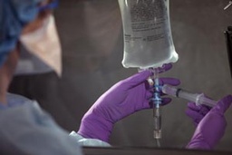 [14262] Halyard Purple Nitrile-Xtra™ Sterile Exam Gloves, Large