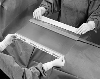 [6651EZ] 3M™ Ioban™ 2 Antimicrobial Incise Drape, Overall 35" x 33"