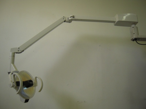 [BEL-LIGH02-P] Belmont Clesta Post Mounted Dental Light