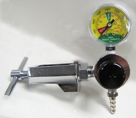 [1441] MADA Oxygen Regulator w/contents Gauge