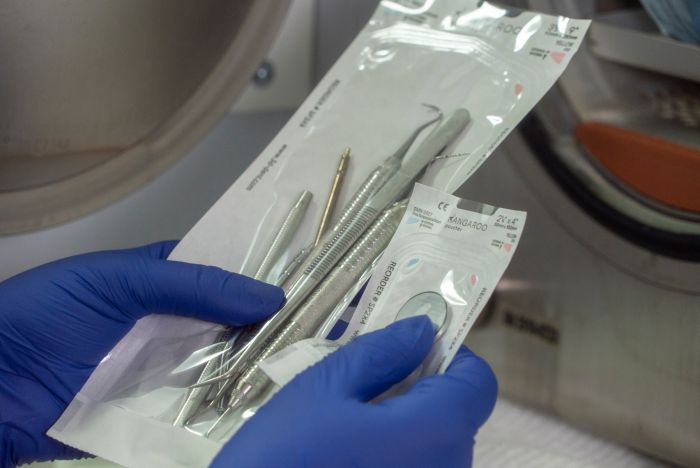 3D Dental Kangaroo Self Sealing Sterilization Pouch 2.75&quot; X 9&quot;