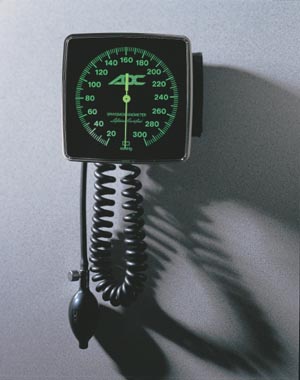 [750W-11ABK] ADC Diagnostix™ 750 Series Adult Wall-Mounted Aneroid, Black, Latex Free (LF)