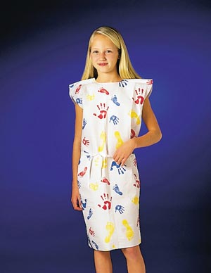 [37235] Graham Medical Pediatric Exam Gown, TPT, 20" x 36", Tiny Tracks® Print (112 cs/plt)