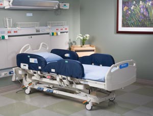 [5743] VersaCare Med/Surg Beds, Upper, 31 1/2"L x 11 1/2"W x 2 1/2"H, Lower, 34 1/2"L x 10 1/2"W x 2 1/2"H, 4/set