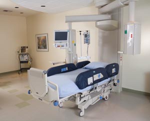 [5746] TotalCare Med/Surg Beds, Upper, 24 1/2"L x 11 3/4"W x 3"H, Lower, 39 1/2"L x 11 3/4"W x 3"H, 4/set
