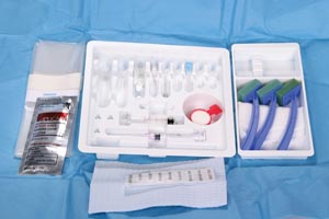 [333400] Spinal Tray, 20G x 1¼" TW Introducer Needle, 25G x 1½" Skin Wheal/ Infiltration Needle, 3cc Luer Lock Syringe, Pre-Attached 18G x 1½" Needle, Lidocaine HCI 1% 5mL (skin wheal), Filter Straw, Drape (Rx), 10/cs